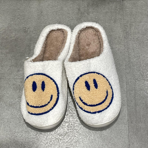 微笑拖鞋