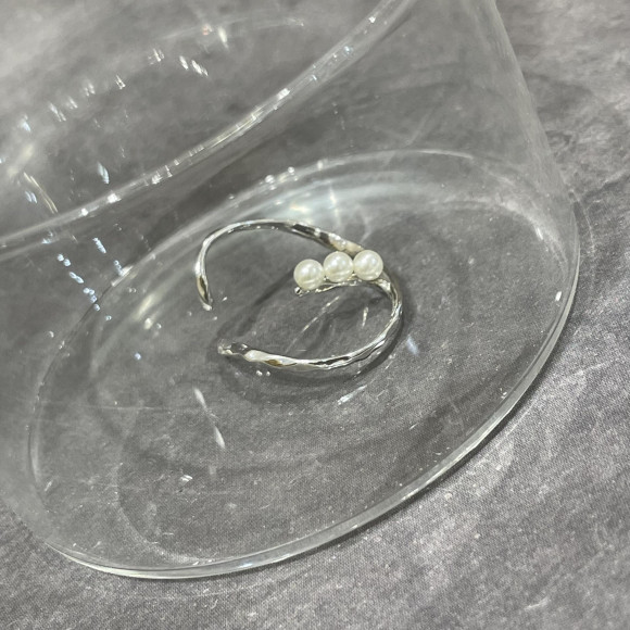 パールイヤーカフ