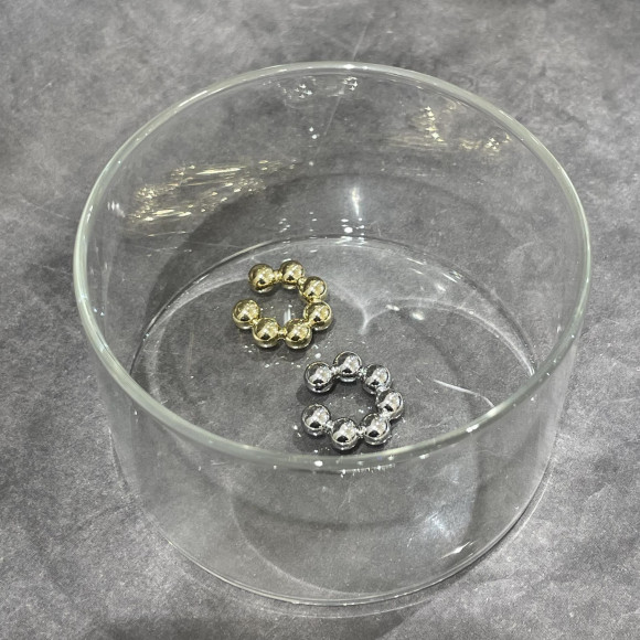 メタルボールイヤーカフ