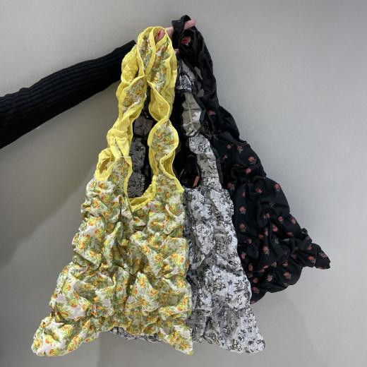 【キャセリーニ】花柄キャザートートバッグ