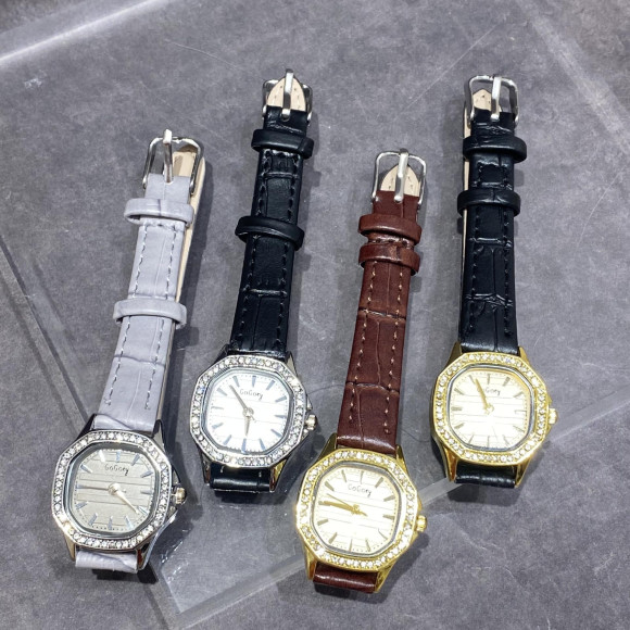 ビジューウォッチ