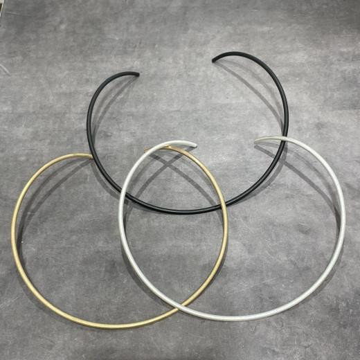 メタルラウンドチョーカー