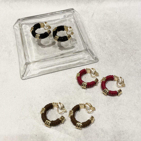 レザー　フープ　イヤリング