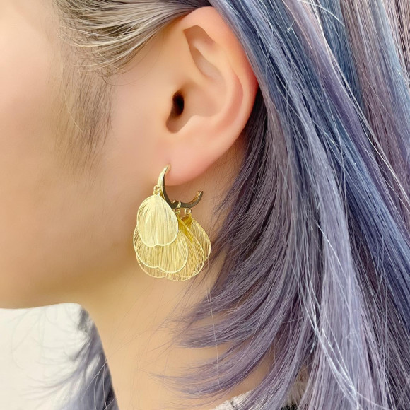 メタル　フラワー　ピアス