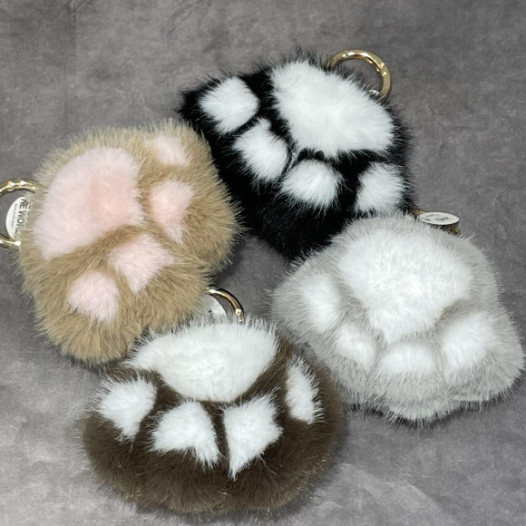 肉球ファーチャーム