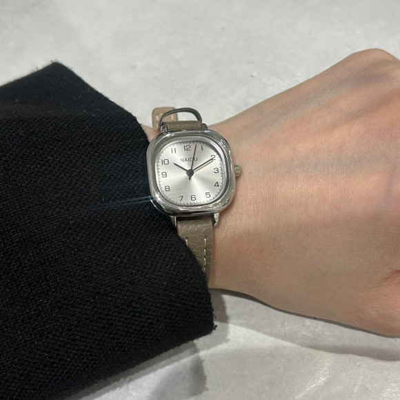 レザーベルトウォッチ