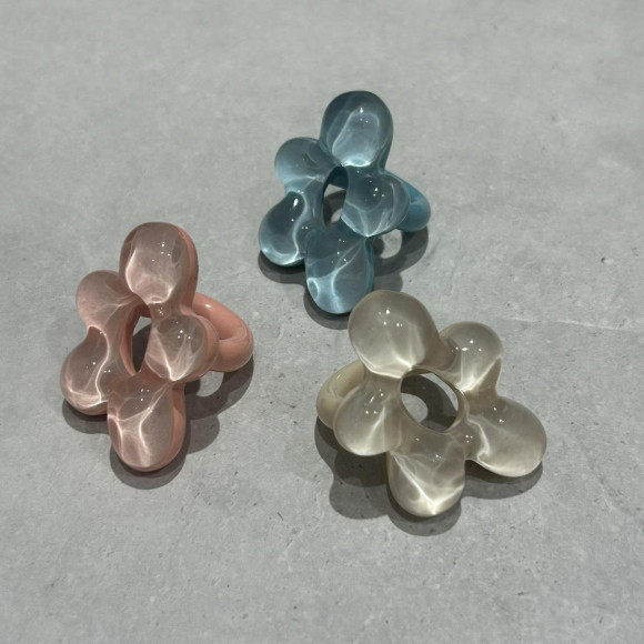 フラワーアクリルリング