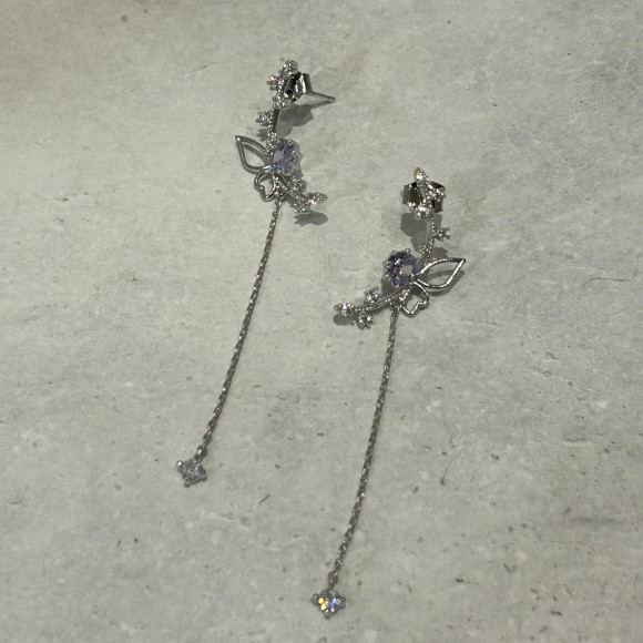 ロングビジューピアス