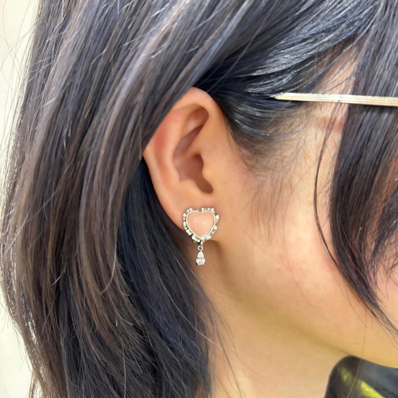 ハートモチーフ　ビジュー　イヤリング