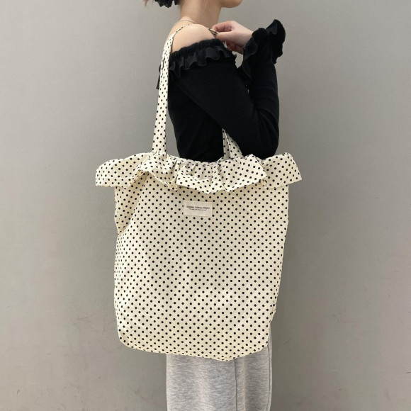 A4収納OK！フリルドットトート