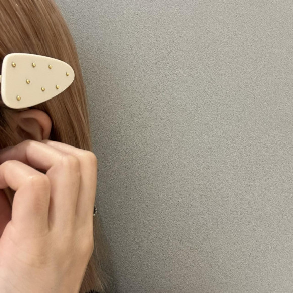 スタッズクリップ