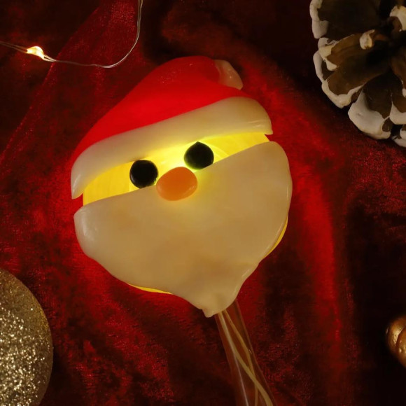 サンタとトナカイが光る！特別なクリスマスキャンディ