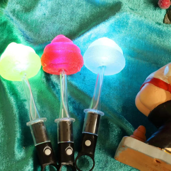 お子様に人気の光るアレ！