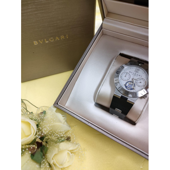 創業140周年！歴史のあるブランドBVLGARIは腕時計も魅力的 BVLGARI ディアゴノ スクーバ クロノグラフ FIFA