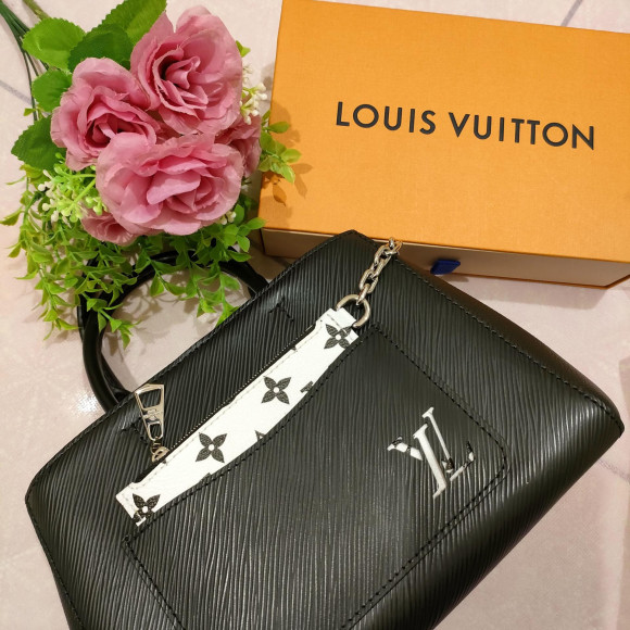 シンプルで日常使いに使いやすいLouis Vuitto　エピ　マレル・トートバッグ