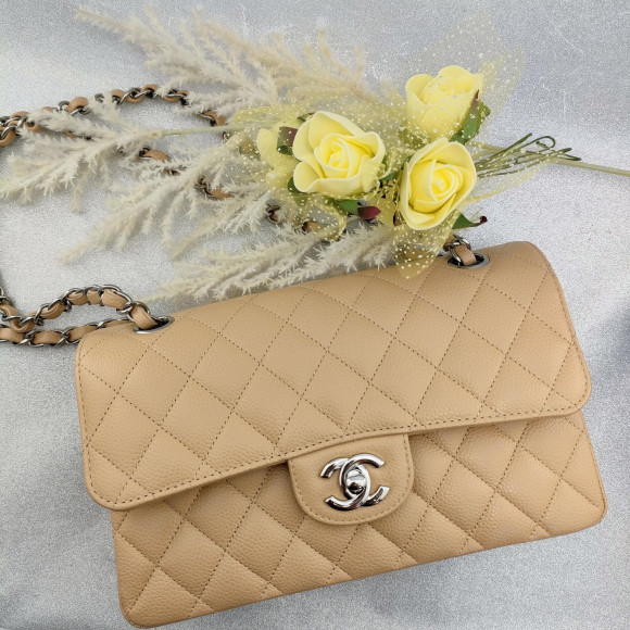 魅力たっぷり女性の憧れチェーンバッグ！シャネル マトラッセ