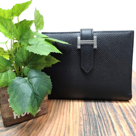 HERMESのベアンは上品なカラーとデザインが魅力