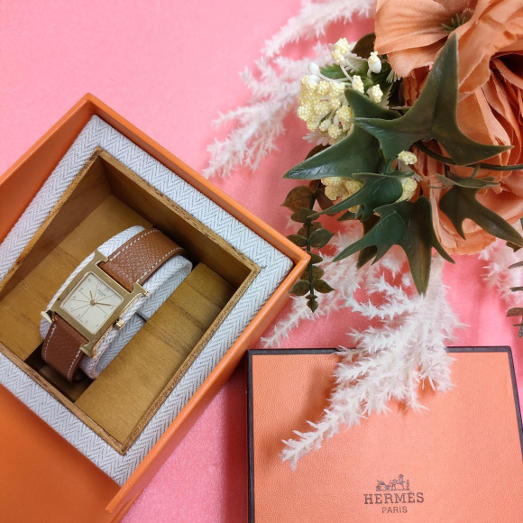 不動の人気を誇る腕時計 HERMES「Hウォッチ」
