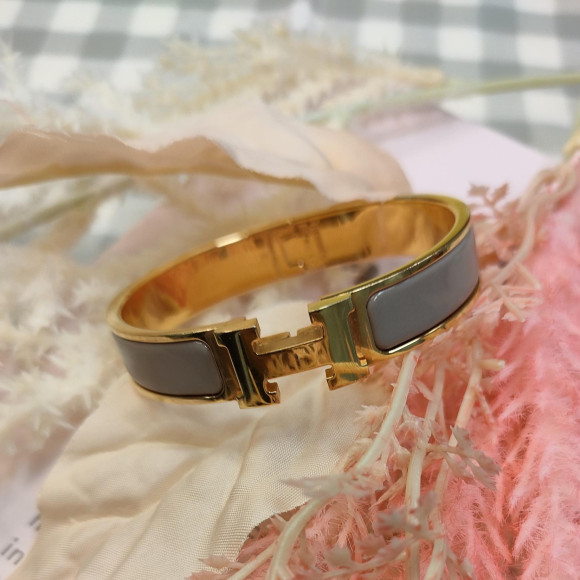 一生物にできるHERMESクリッククラックHブレスレット