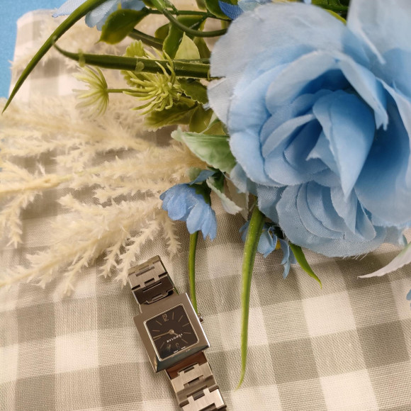 スタイリッシュで洗礼された腕時計！BVLGARI クアドラード