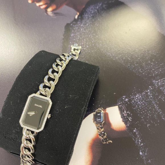 大人女性に愛され続けるCHANEL　ブルミエールダイヤベゼル