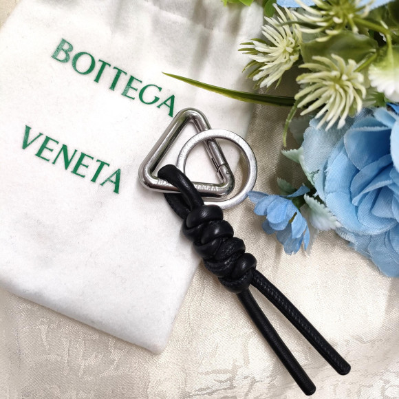 鍵のお供に、お気に入りのキーリング ボッテガ・ヴェネタ