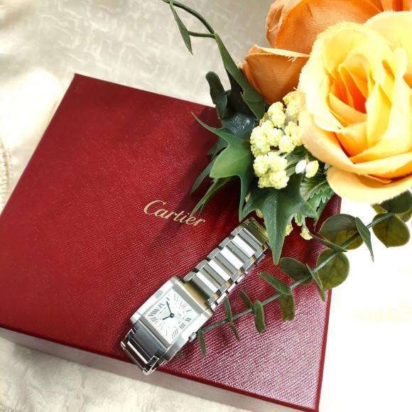 どのスタイルにも合わせやすいCartierタンクフランセーズＳＭ 腕時計