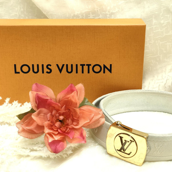 LVのロゴがかわいく、女性らしいLouis Vuittonのサンチュールフォーチューン