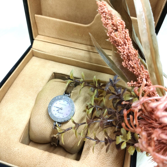 " B.zero1" BVLGARI ผู้หญิงนาฬิกาข้อมือที่เปล่งความสว่างอย่างโดดเด่น