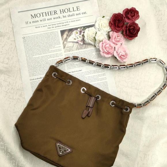 Re-Nylon融合了PRADA生态与奢侈品