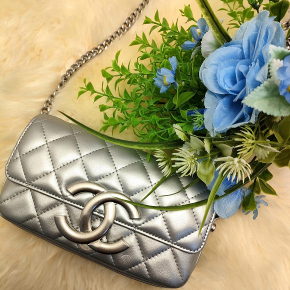 シャネル永遠の定番で憧れの「マトラッセチェーンショルダーバッグ」