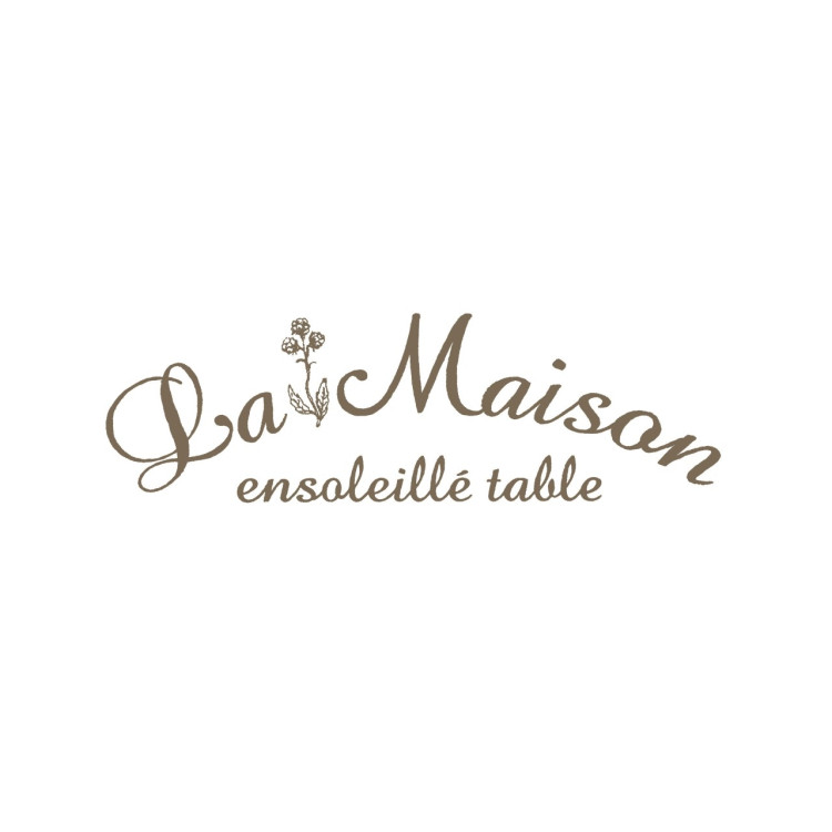 La Maison ensoleille table