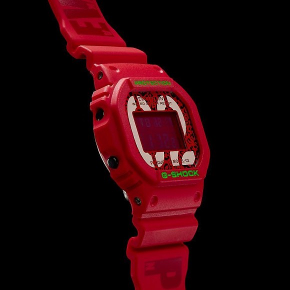 EVANGELION STORE オリジナル腕時計 G-SHOCK DW-5600 EVA-02 THE BEAST MODEL feat