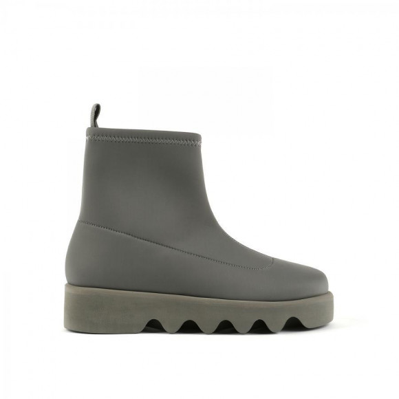 ISSEY MIYAKE × UN Bounce Short Boot / Grey（UNITED NUDE） | 渋谷