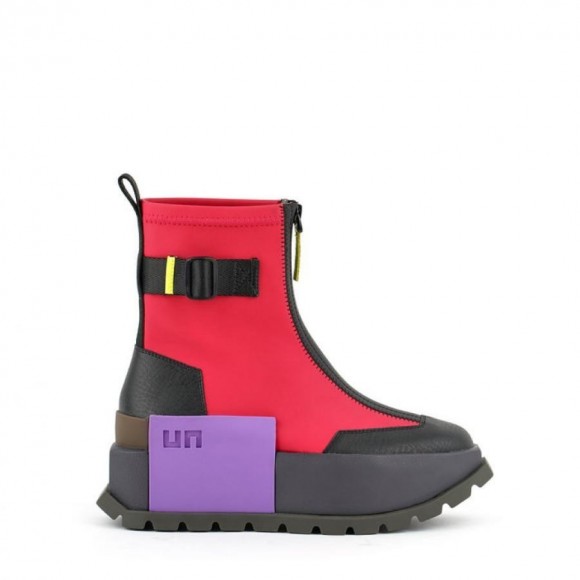 86390004 : Roko Bootie / Electric Magenta