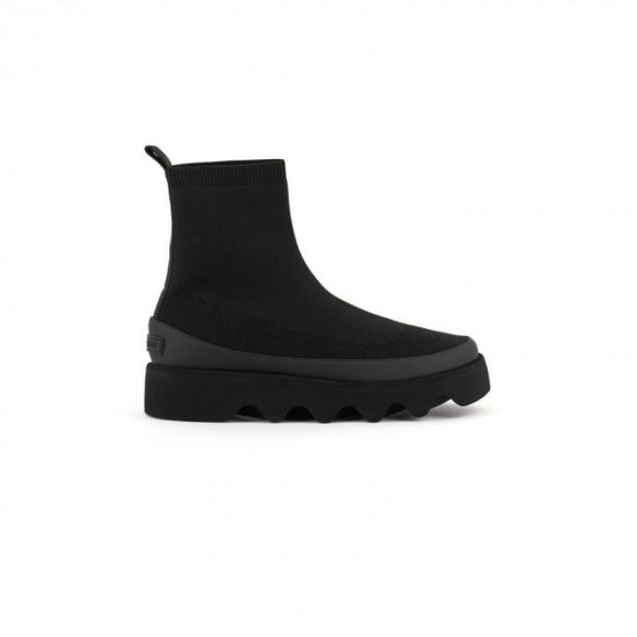 863AJ530 : ISSEY MIYAKE × UN : Bounce Fit Boot / Black