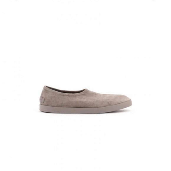 863AJ528 : ISSEY MIYAKE × UN : Skin Flat / Lt Grey