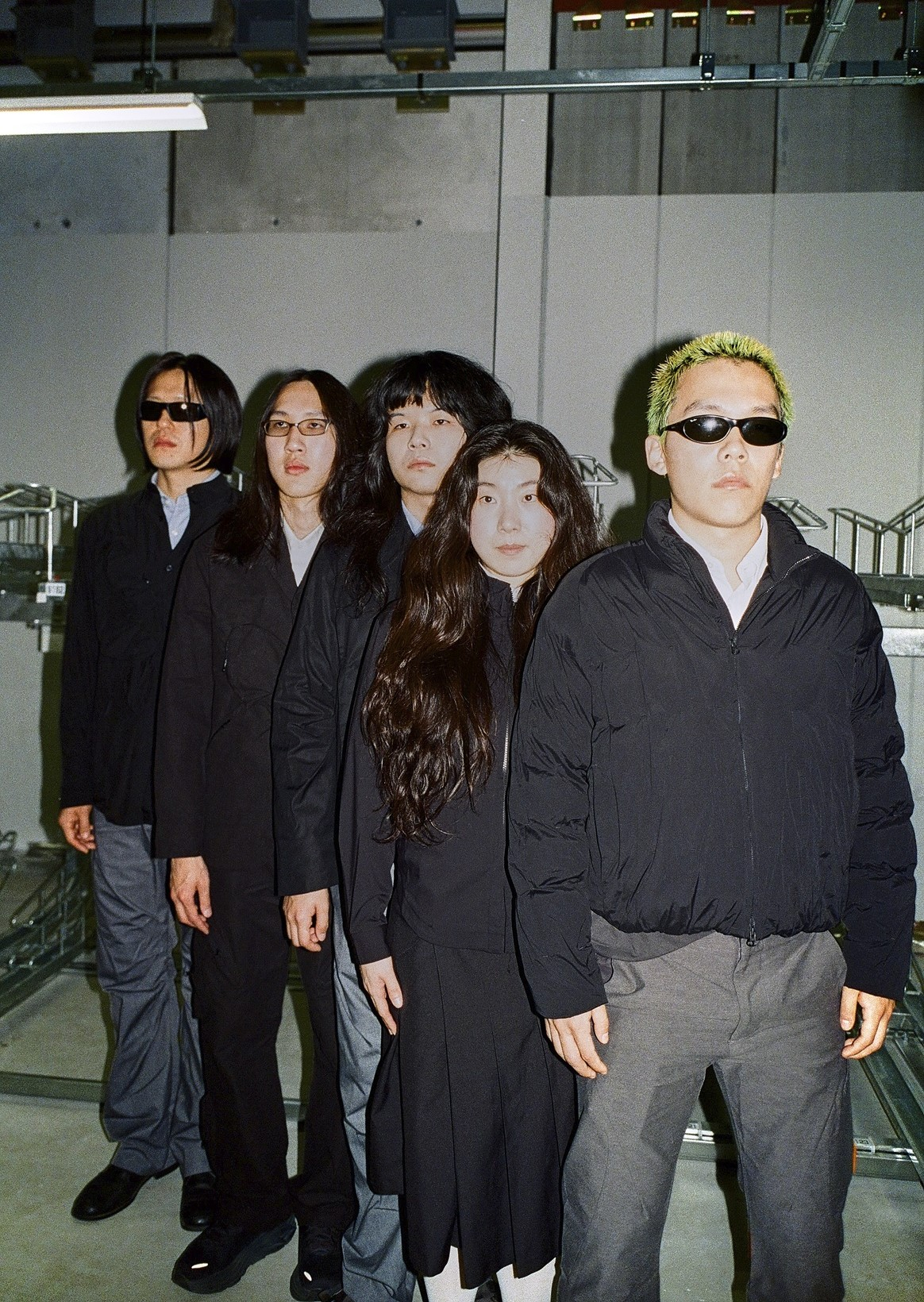 Interview Balming Tiger | 韓国のクリエイター集団 Balming Tiger が世界に放つ、遊び心あふれる創作背景とエキサイティングなライブパフォーマンスをレポート。