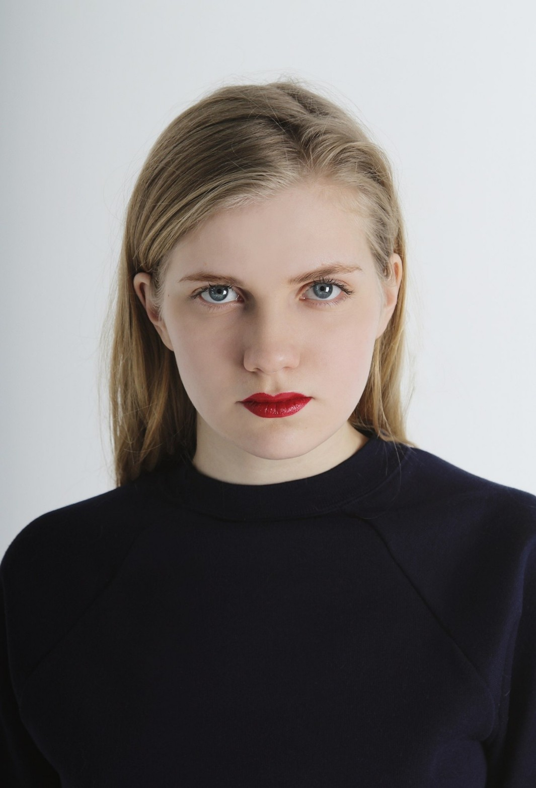 クリスティーナ・ロシュコワ「unbewitched/アンビウィッチド」