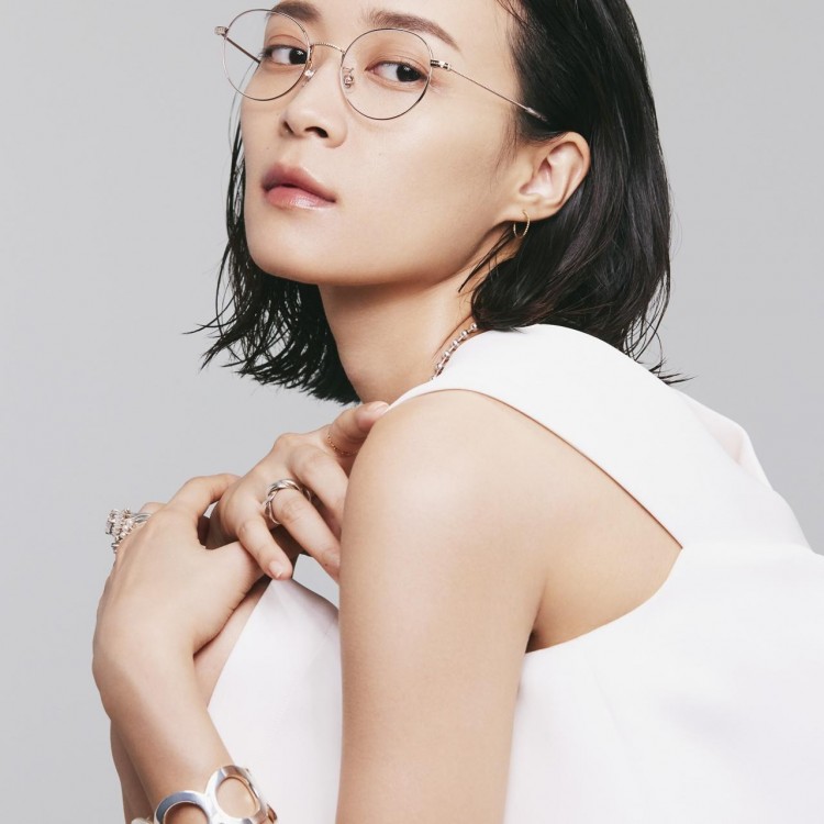 The 3rd collaboration between Zoff and the jewelry brand "LOVE BY e.m." Eyewear with a beautiful line will be released on November 23, 2021 (Tuesday / holiday).