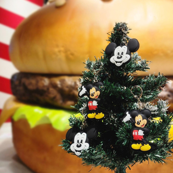 MICKEY MOUSE RUBBER KEYRING!