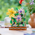 春らしい色合いのお花をつくって、飾ろう  限定ミニセット「レゴ®　お花の生垣」をプレゼント！