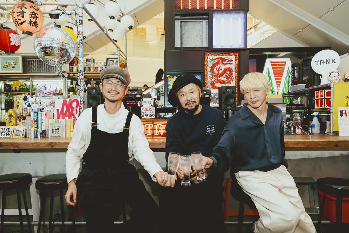 MeetsRegional特別インタビュー『飲めば分かるさ！』 タブゾンビ（SOIL&”PIMP”SESSIONS）×伊澤一葉×長岡亮介 酒と音楽に酔いしれるライブイベント『YOKABAN』の魅力に迫る！
