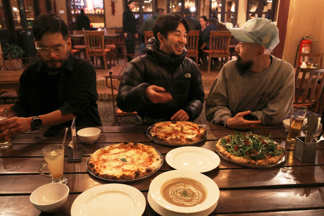MIDNIGHT PIZZA PARCO CLUB 心斎橋 with magma