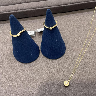 ゴールドジュエリー