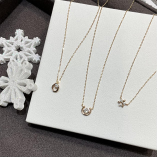 ギフトにプチネックレスがおすすめです⭐︎