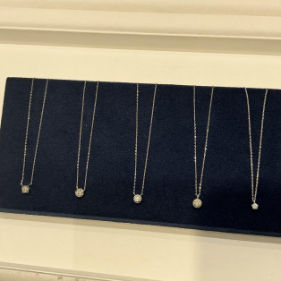 一粒ダイヤモンドネックレス