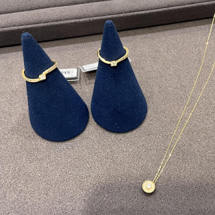 ゴールドジュエリー