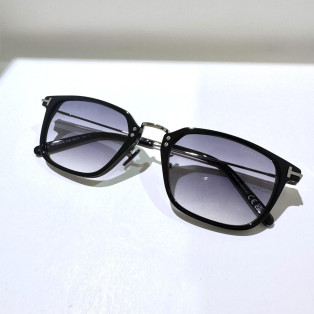 【TOM FORD】 TF1042-D 再入荷致しました