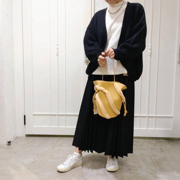 シルエットがかわいいボレロカーディガン♡